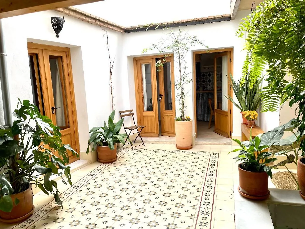 Apartamento En Casa Patio 